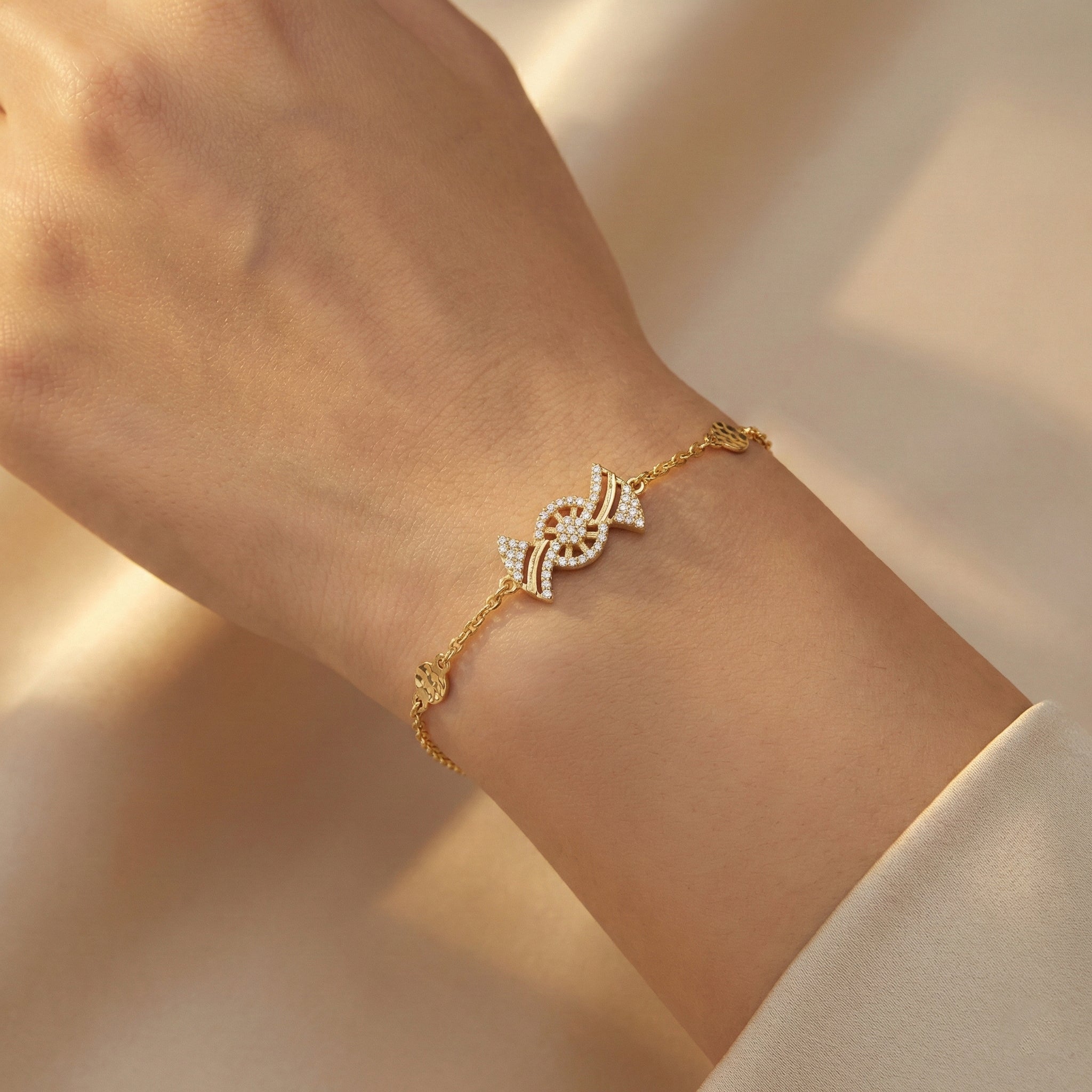 إسورة من الذهب الأصفر عيار 18 بتصميم حلقات دقيقة