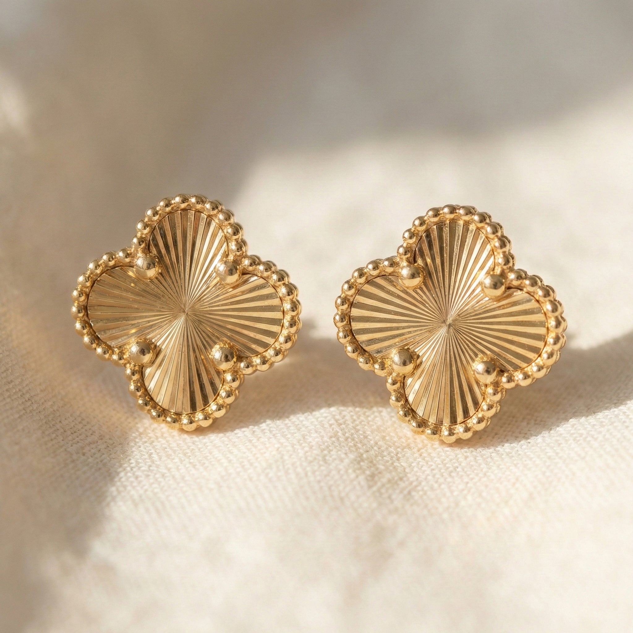 The Radiant Sunburst Clover Studs 18K Yellow Gold