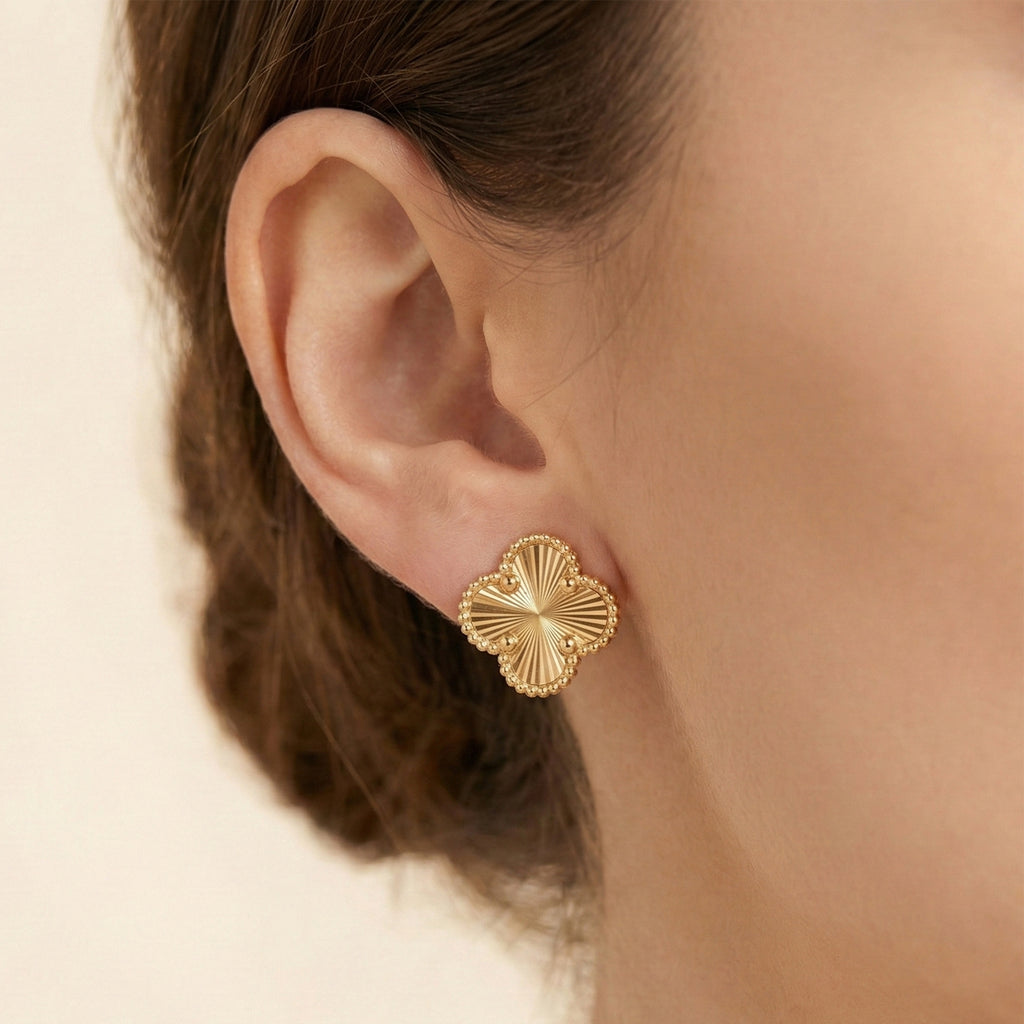 The Radiant Sunburst Clover Studs 18K Yellow Gold