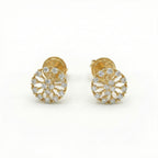 حلق مسمارية مدلاة ومفرغة بتصميم Radiant من الذهب الأصفر عيار 18