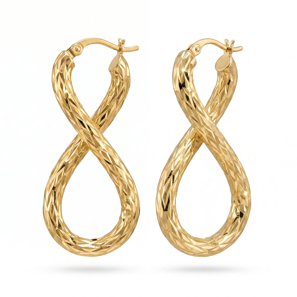 UNO brand 18k yellow gold infinity shaped textured hoop earrings on a pure white background.
حلق دهب عيار 18 ماركة أونو بتصميم إنفينيتي بارز على خلفية بيضا