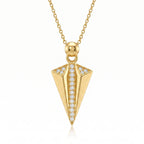 King gold 18k yellow gold geometric pendant necklace featuring a smooth finish and central pave stones on a pure white background, weighing 2.78 gm.
قلادة هندسية من كينج جولد (King gold) من الذهب الأصفر عيار 18 تتميز بلمسة ناعمة وفصوص مرصعة في المنتصف على خلفية بيضاء نقية، بوزن 2.78 جرام.
