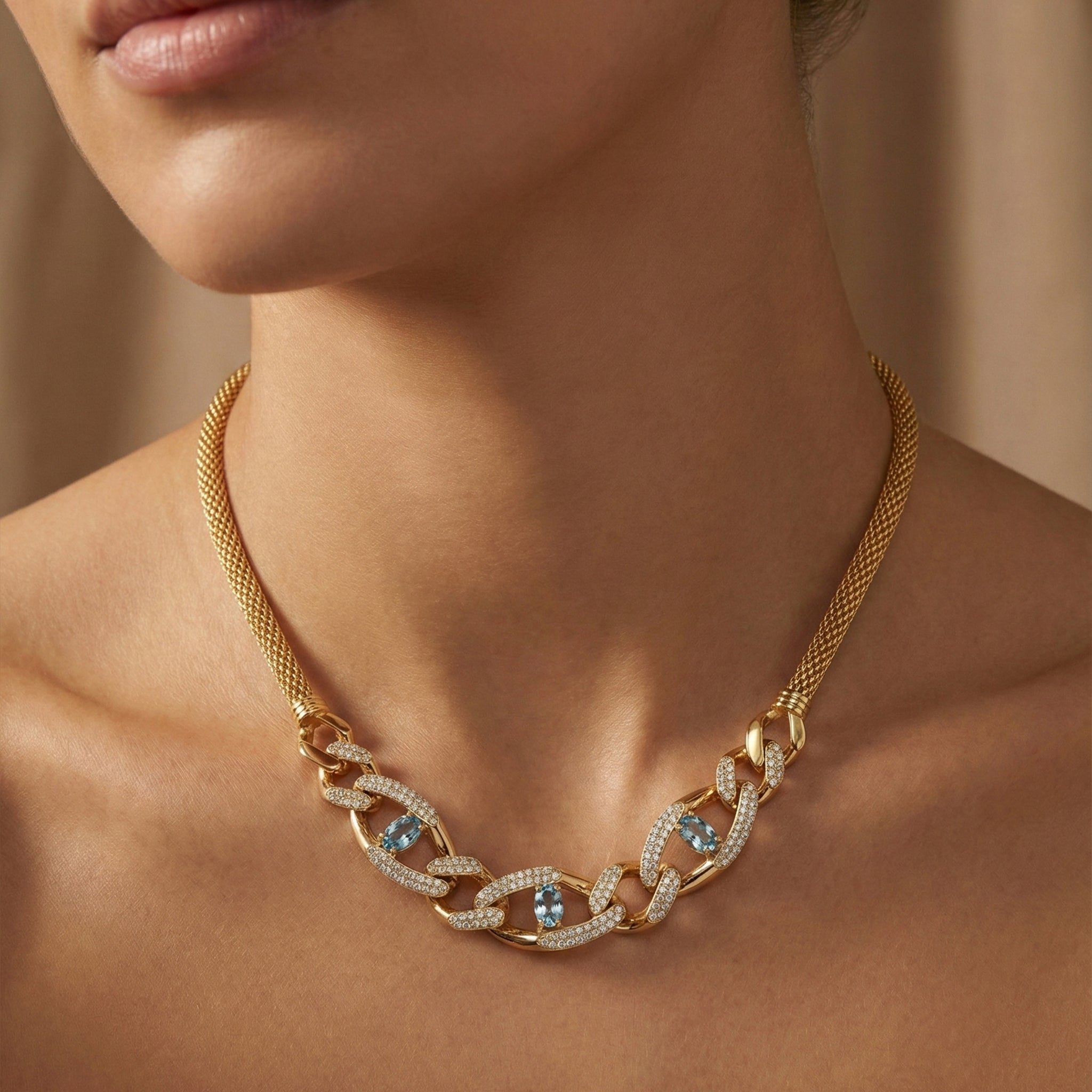 طقم "أزور بافيه" و "ووفن جولد" من الذهب الأصفر عيار 18